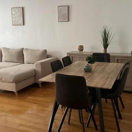 Apartment Spacious 3-room, 6-person In *